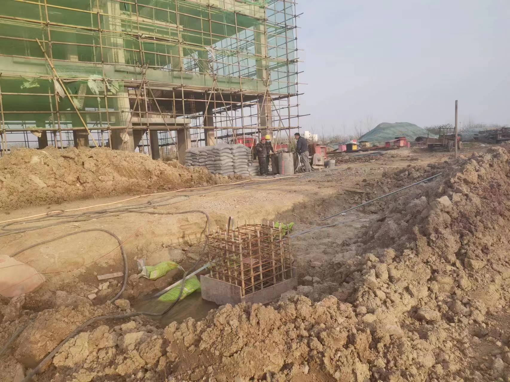 都兰当桥梁出现裂缝的时候应该及时加固修补